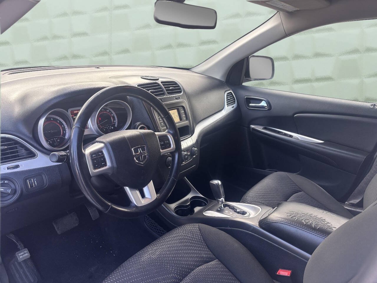 Used 2019 Dodge Journey SE w/ Connectivity Group FWD image 11