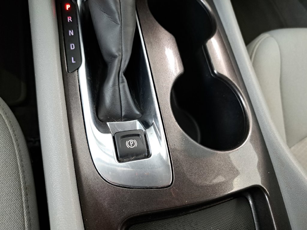 Used 2023 Chevrolet Malibu LS FWD image 16