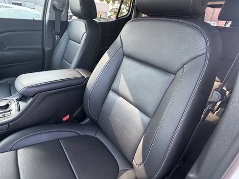 Used 2023 GMC Acadia SLT w/ Elevation Edition FWD image 25