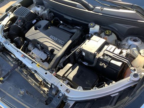 Used 2018 Chevrolet Equinox LT image 40