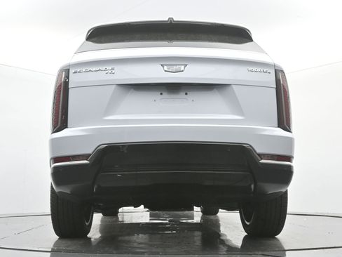 New 2026 Cadillac Escalade IQ Luxury 2 image 18