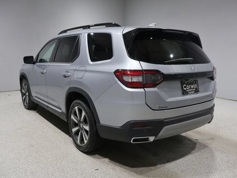 Used 2023 Honda Pilot Elite image 5