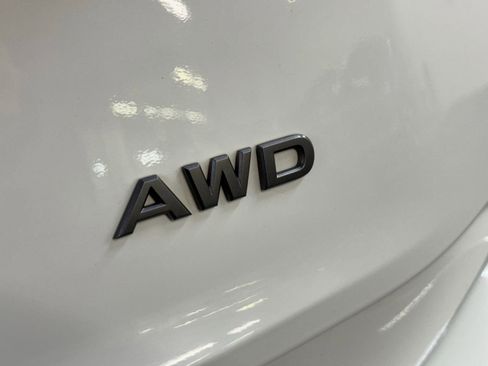 Used 2024 Nissan Rogue S image 7