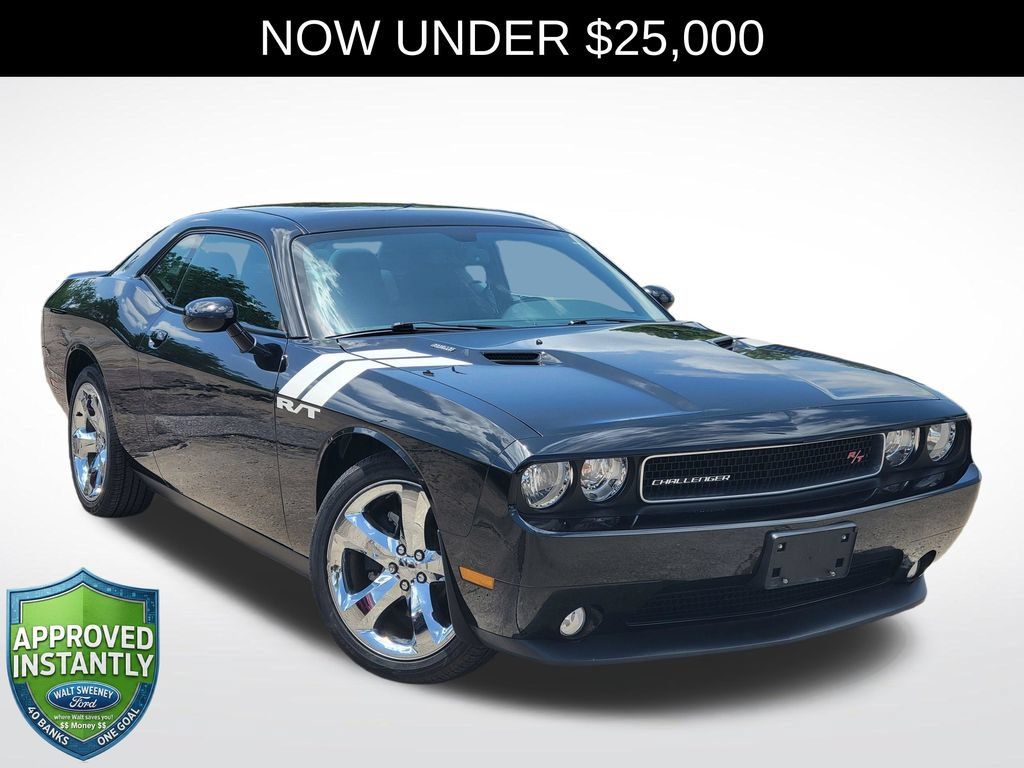 Used 2014 Dodge Challenger R/T RWD image 1