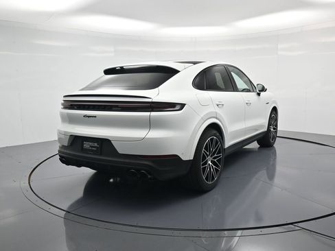 Used 2026 Porsche Cayenne E-Hybrid Coupe AWD/4WD image 30