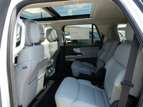 New 2027 Ford Expedition Active AWD/4WD image 15