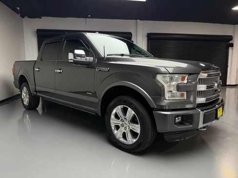 Used 2015 Ford F150 Platinum w/ Equipment Group 701A Luxury AWD/4WD image 3