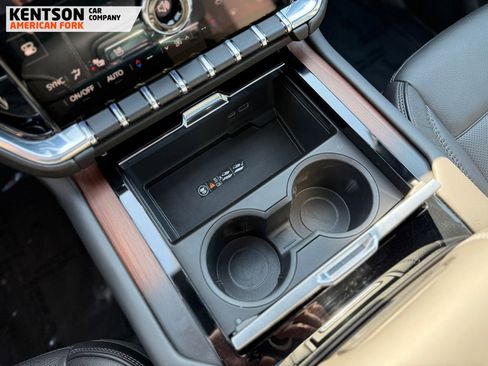 Used 2025 GMC Yukon Denali w/ Advanced Technology Package AWD/4WD image 27