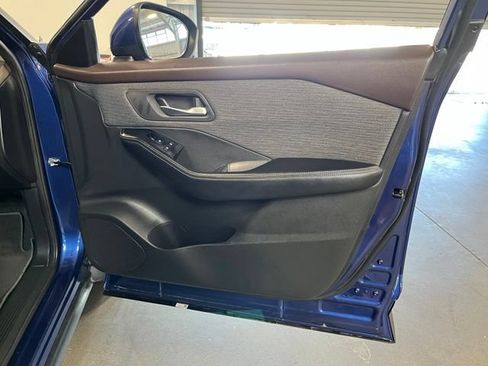 Used 2023 Nissan Rogue SV FWD image 12