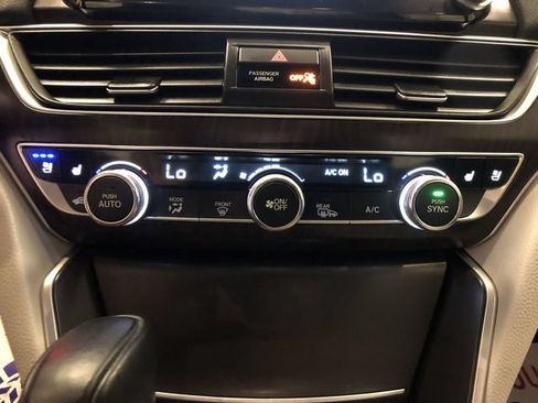 Certified 2018 Honda Accord Touring image 19