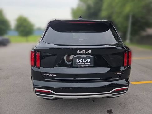 Certified 2023 Kia Sorento SX AWD/4WD image 4
