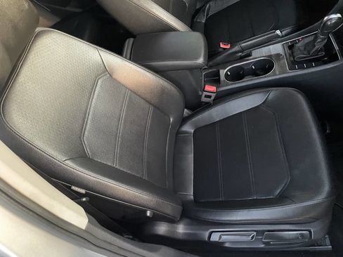 Used 2018 Volkswagen Passat 2.0T SE image 17