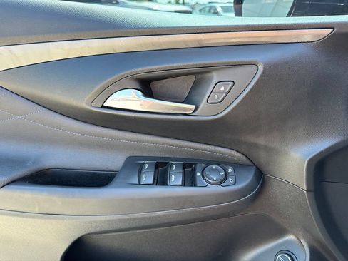 Used 2024 Buick Envista Sport Touring w/ Convenience I Package FWD image 11