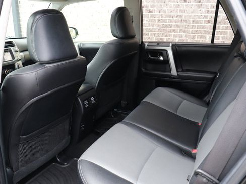 Used 2015 Toyota 4Runner SR5 Premium image 41