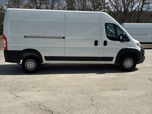 Used 2023 RAM ProMaster 2500 FWD image 9
