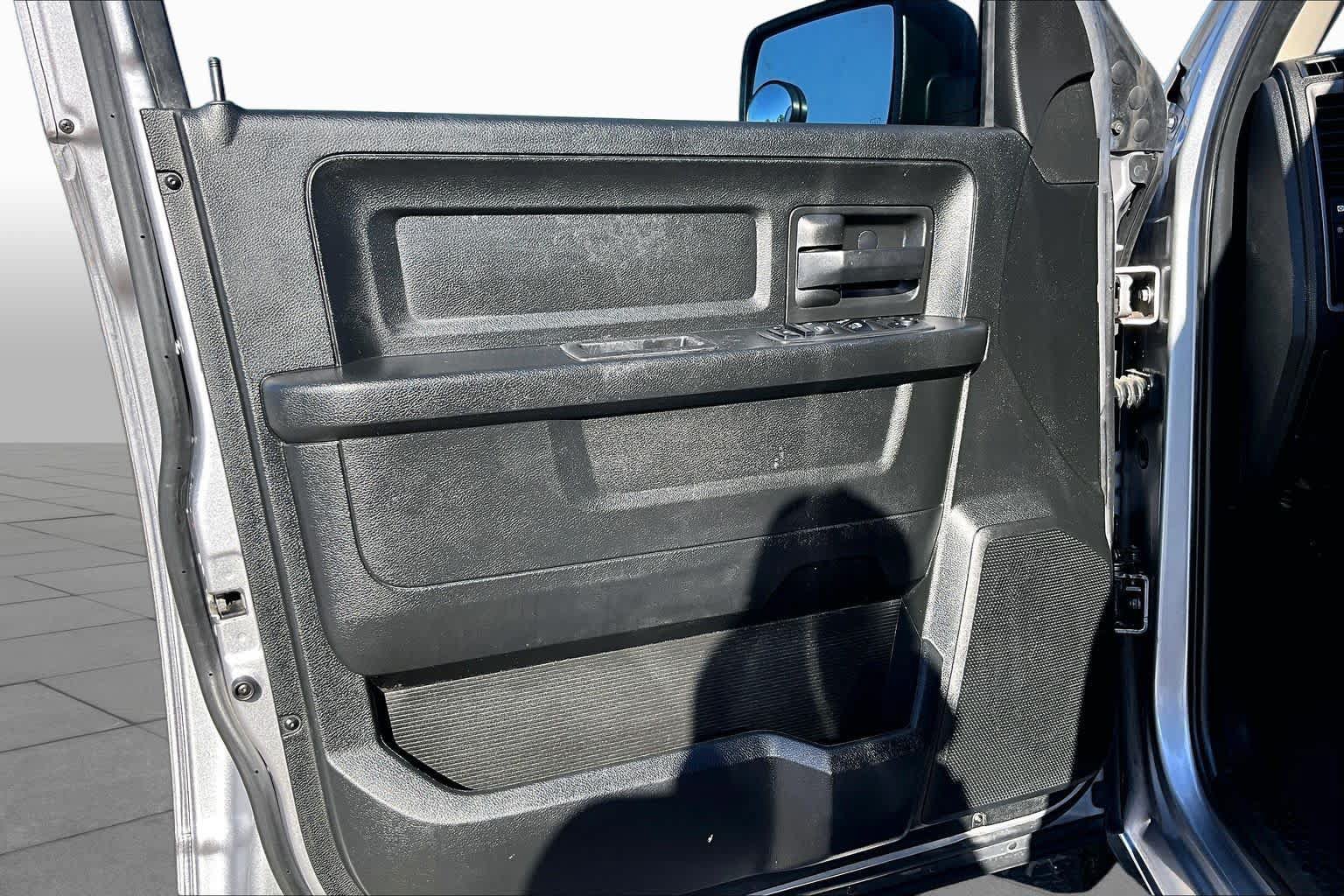 Used 2019 RAM 1500 Tradesman w/ Chrome Plus Package RWD image 21