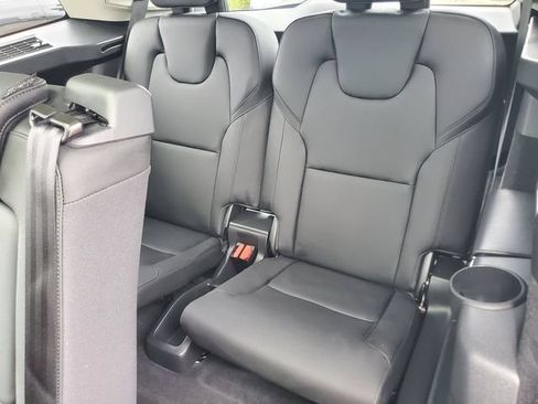 Certified 2025 Volvo XC90 B5 Plus AWD/4WD image 33