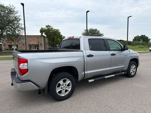 Used 2016 Toyota Tundra SR5 w/ SR5 Upgrade Package AWD/4WD image 12