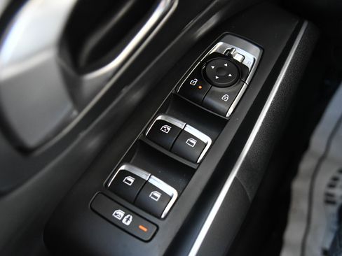 Used 2024 Kia Sorento S FWD image 40