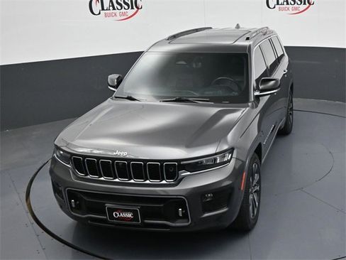 Used 2022 Jeep Grand Cherokee L Overland w/ Advanced Protech Group III image 17