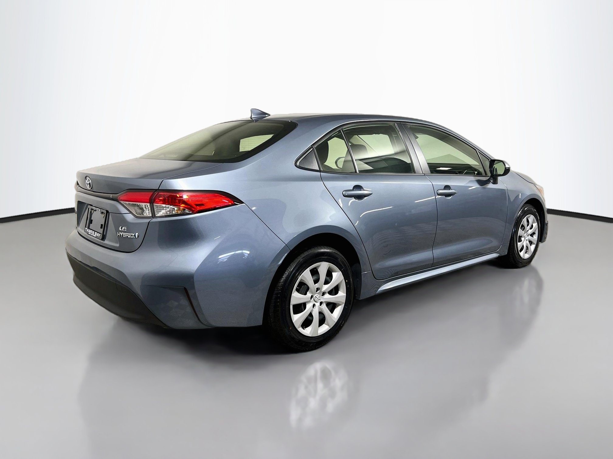 Used 2023 Toyota Corolla LE FWD image 4