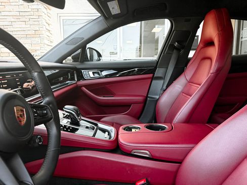Used 2022 Porsche Panamera 4S AWD/4WD image 23