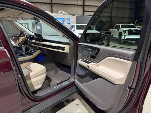 Used 2020 Lincoln Aviator Reserve w/ Equipment Group 201A AWD/4WD image 25