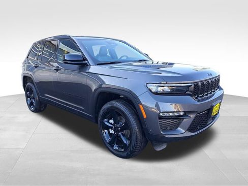 New 2025 Jeep Grand Cherokee Limited w/ Luxury Tech Group II AWD/4WD image 8