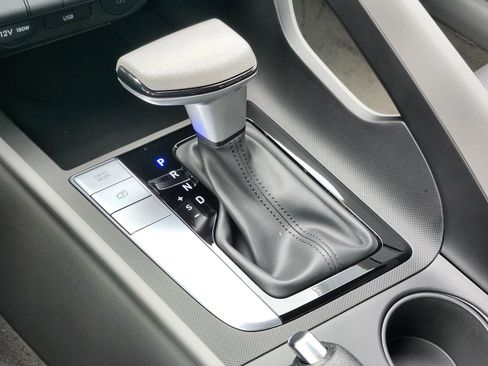 New 2026 Hyundai Elantra SE FWD image 23