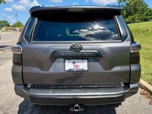 Used 2022 Toyota 4Runner TRD Off-Road Premium AWD/4WD image 10