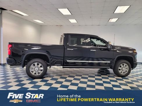 New 2026 Chevrolet Silverado 2500 High Country w/ High Country Premium Package AWD/4WD image 9