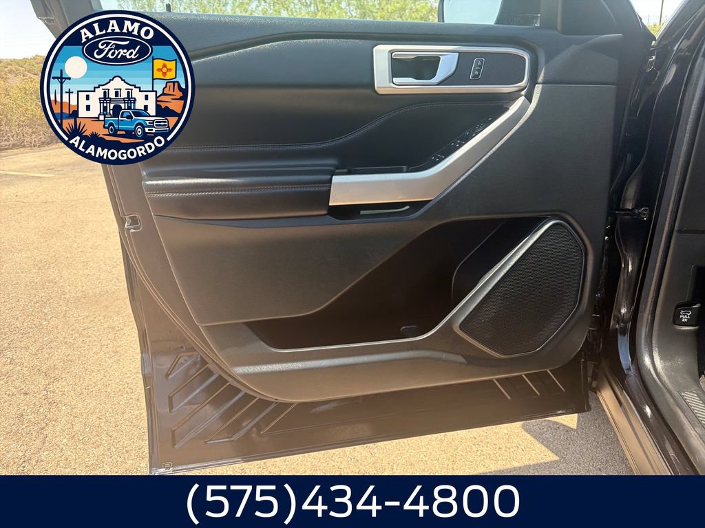 Used 2023 Ford Explorer XLT w/ Equipment Group 202A RWD image 10