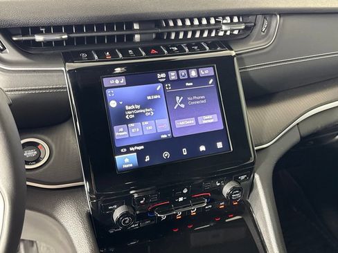 Certified 2023 Jeep Grand Cherokee Altitude AWD/4WD image 15
