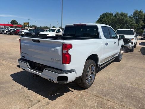 New 2026 Chevrolet Silverado 1500 High Country AWD/4WD image 6