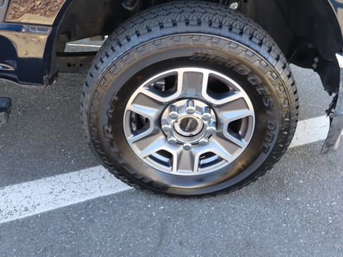 Used 2025 Ford F250 Lariat image 37