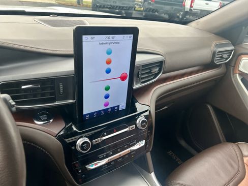 Used 2024 Ford Explorer King Ranch w/ Technology Package image 41