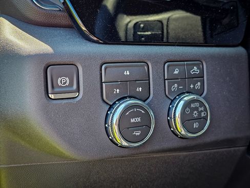 New 2026 GMC Sierra 2500 SLE w/ SLE Value Package; AWD/4WD image 14