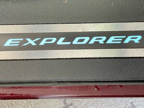 Used 2018 Ford Explorer Platinum AWD/4WD image 45
