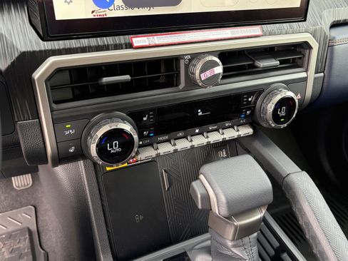 New 2026 Toyota 4Runner Platinum image 18