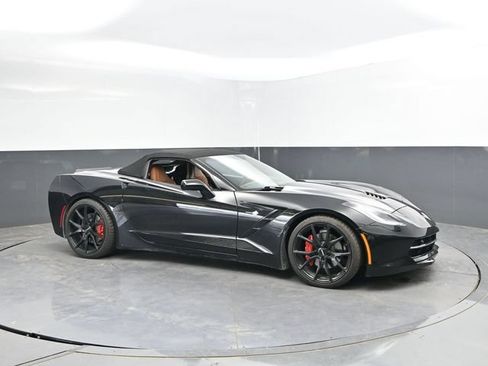Used 2019 Chevrolet Corvette Stingray Convertible w/ 2LT Preferred Equipment Group RWD image 3