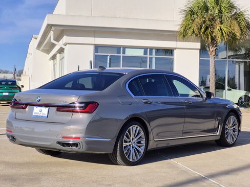 Certified 2022 BMW 750i xDrive w/ Executive Package image 4