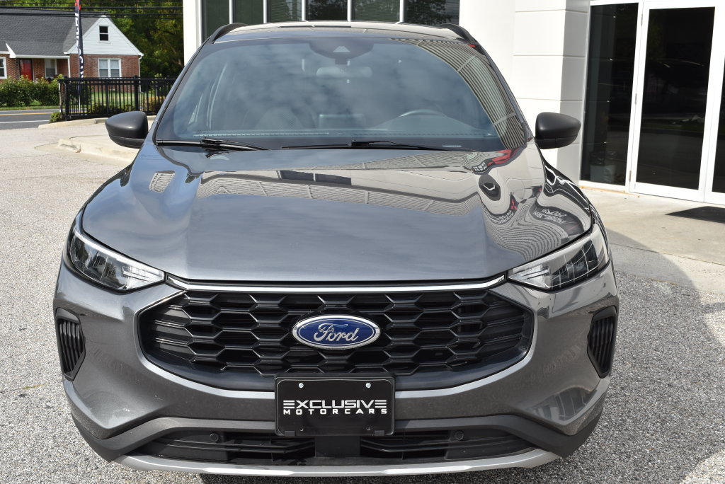 Used 2025 Ford Escape ST-Line AWD/4WD image 3