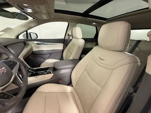Used 2022 Cadillac XT5 Premium Luxury FWD image 17