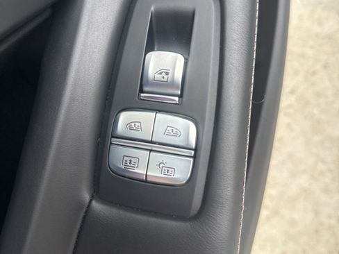 Used 2021 BMW 750i xDrive w/ Executive Package image 38