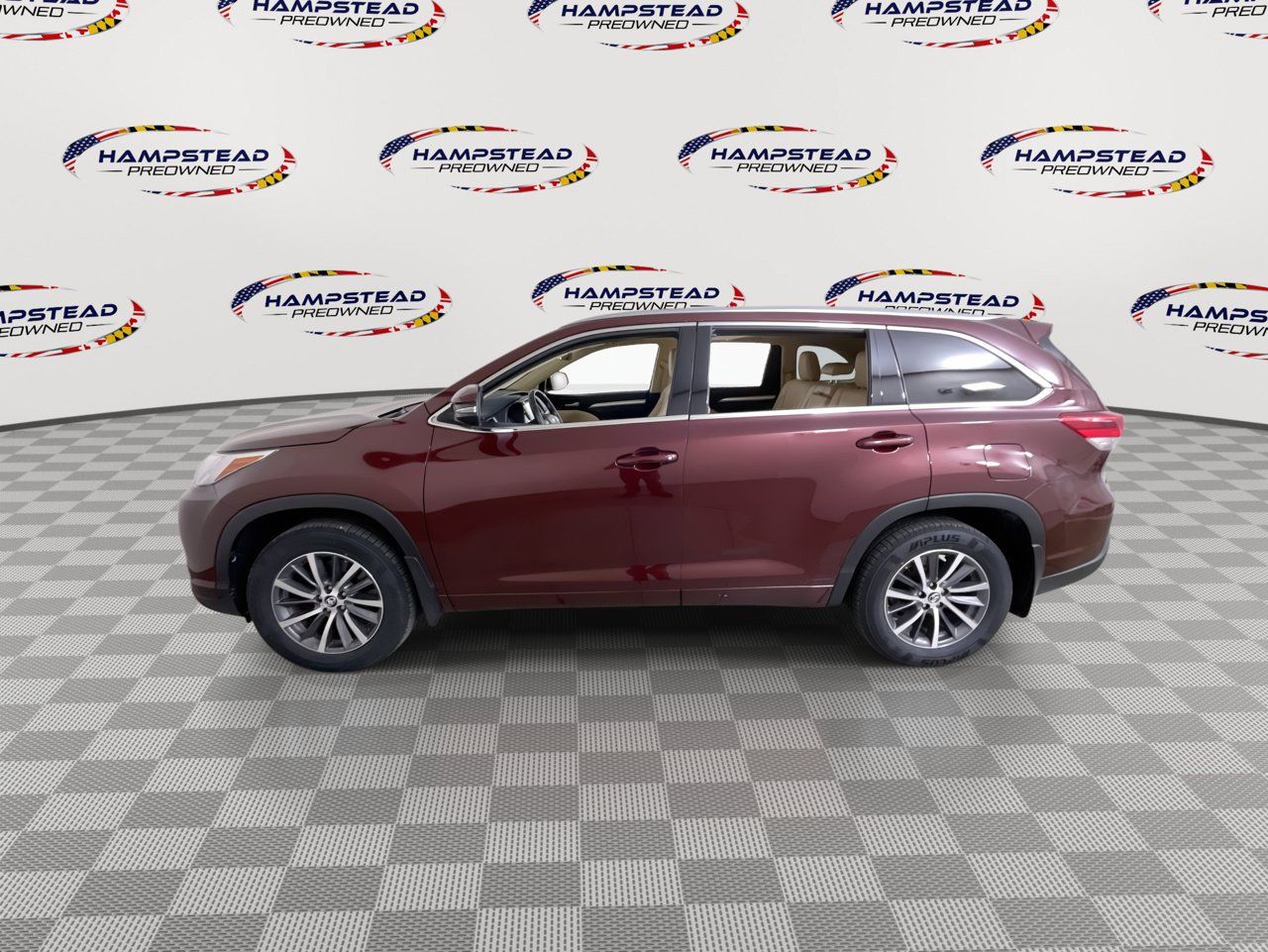 Used 2017 Toyota Highlander XLE AWD/4WD image 5