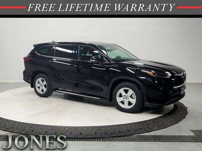 Used 2022 Toyota Highlander LE