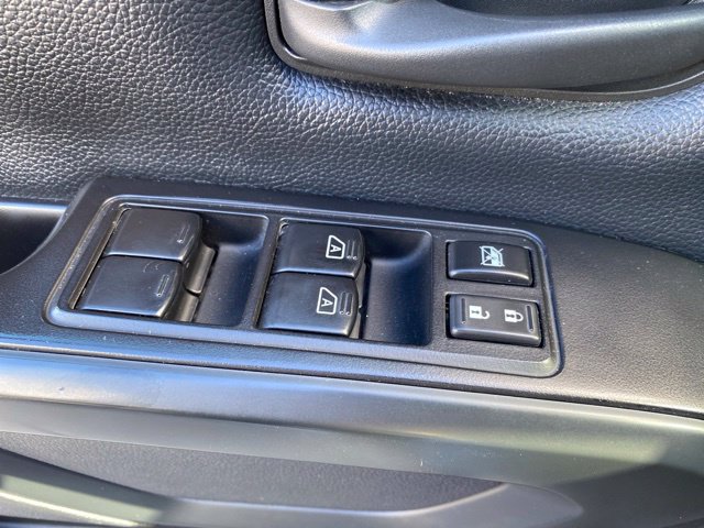 Used 2018 Nissan Titan SV AWD/4WD image 26
