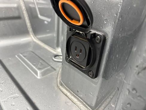 Used 2025 Chevrolet Silverado 1500 LT image 29