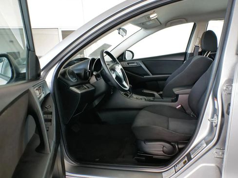 Used 2011 MAZDA MAZDA3 i Touring image 2