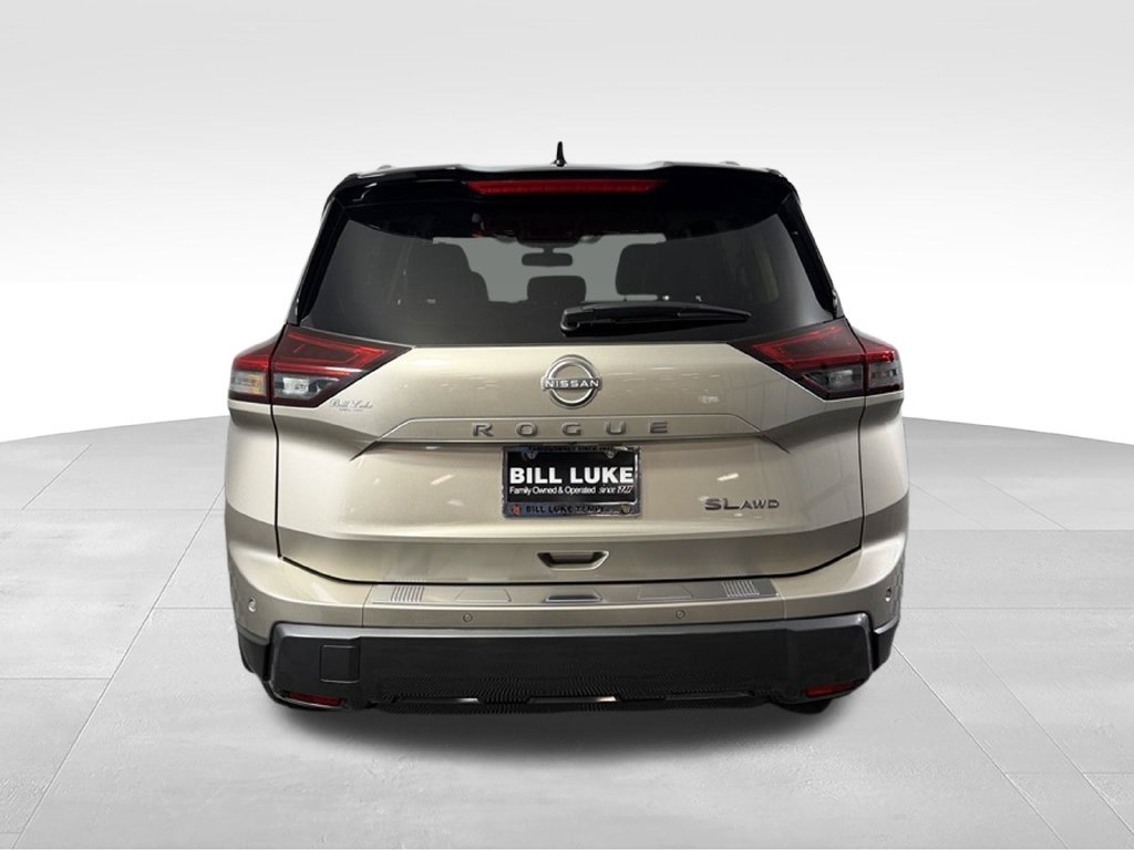 Used 2025 Nissan Rogue SL AWD/4WD image 8